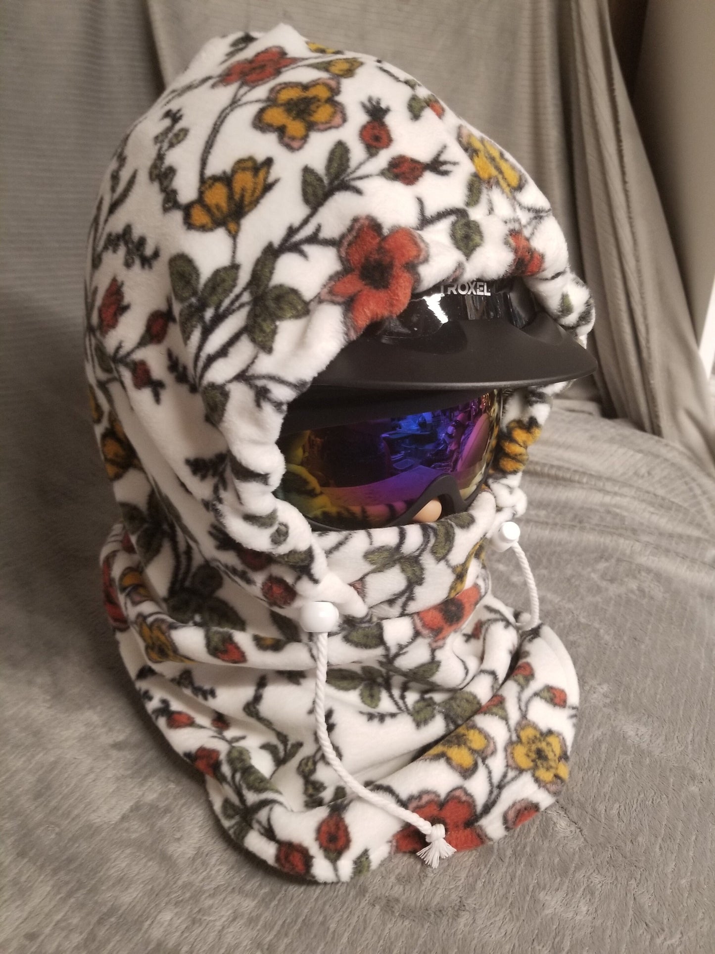 Cottage Floral Luxe Fleece Large Ski Helmet Cover