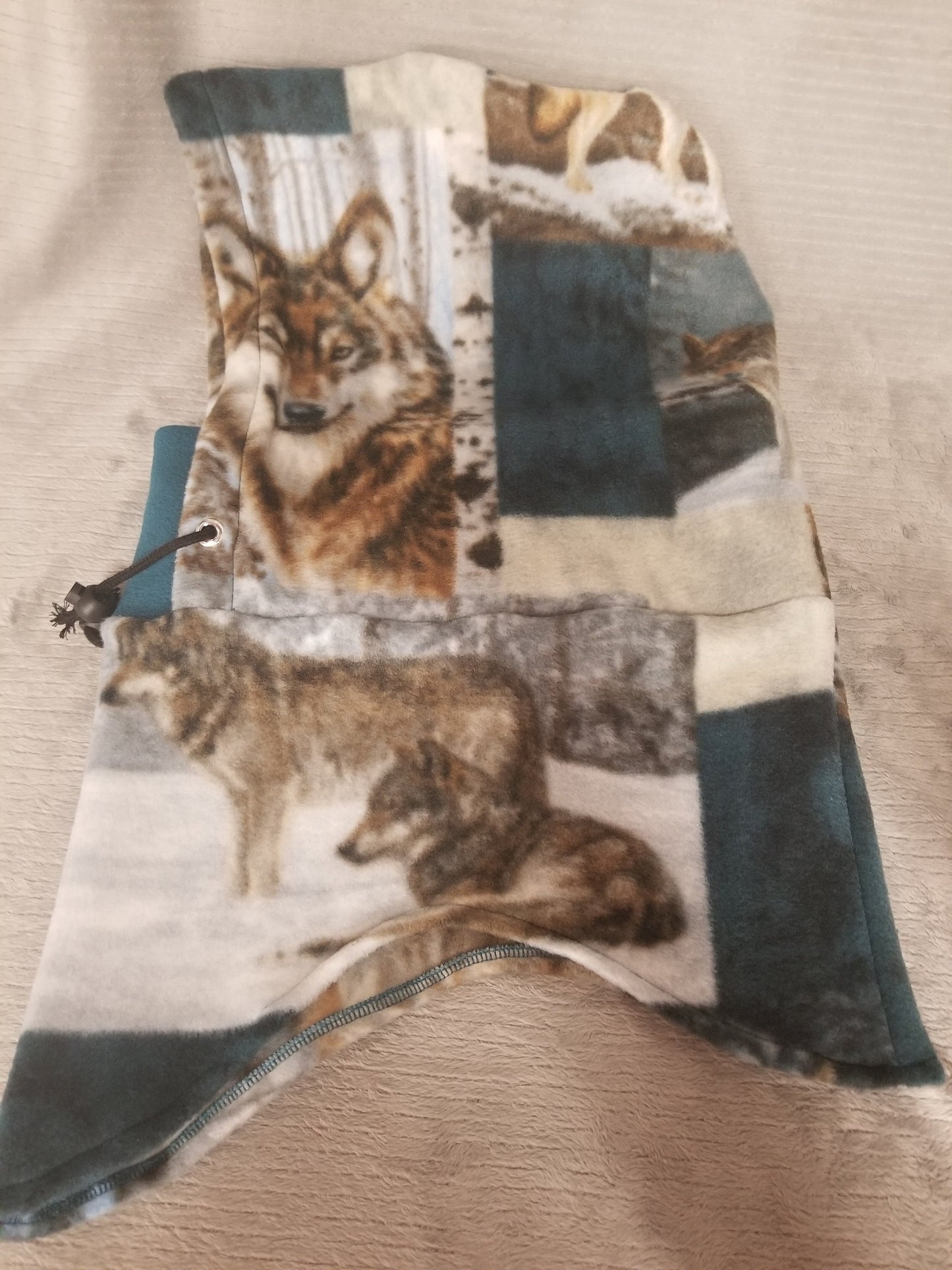 Wolf Colorblock Print Anti Pill Large Fleece Ski Helmet Cover