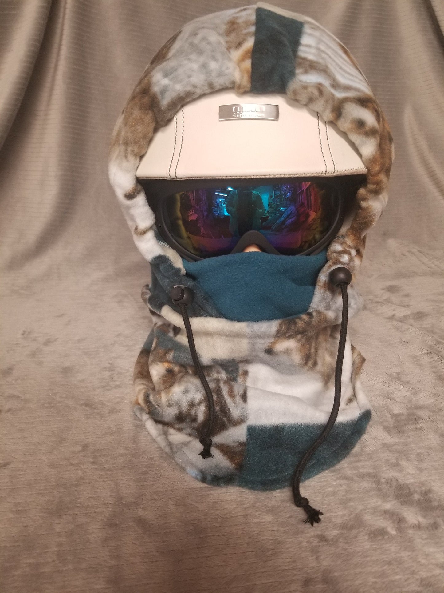 Wolf Colorblock Print Anti Pill Large Fleece Ski Helmet Cover