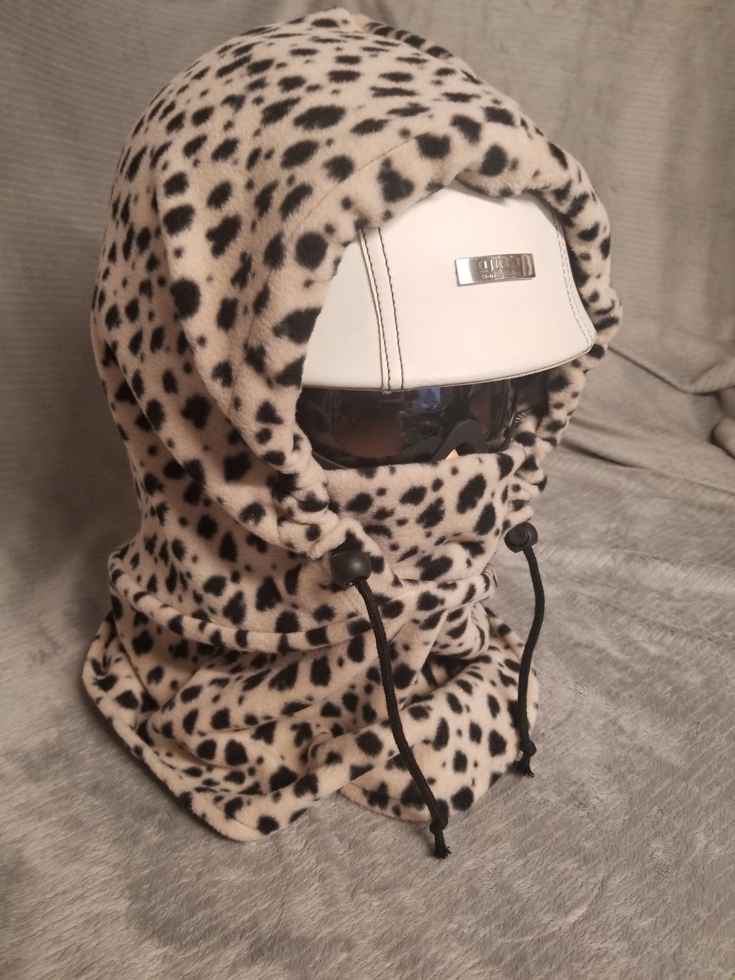 Black Spots on Beige Background Anti Pill Fleece Extra Large Ski Helmet Cover