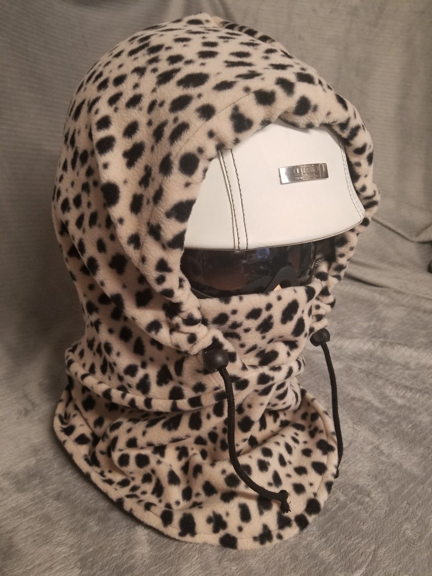 Black Spots on Beige Background Anti Pill Fleece Extra Large Ski Helmet Cover