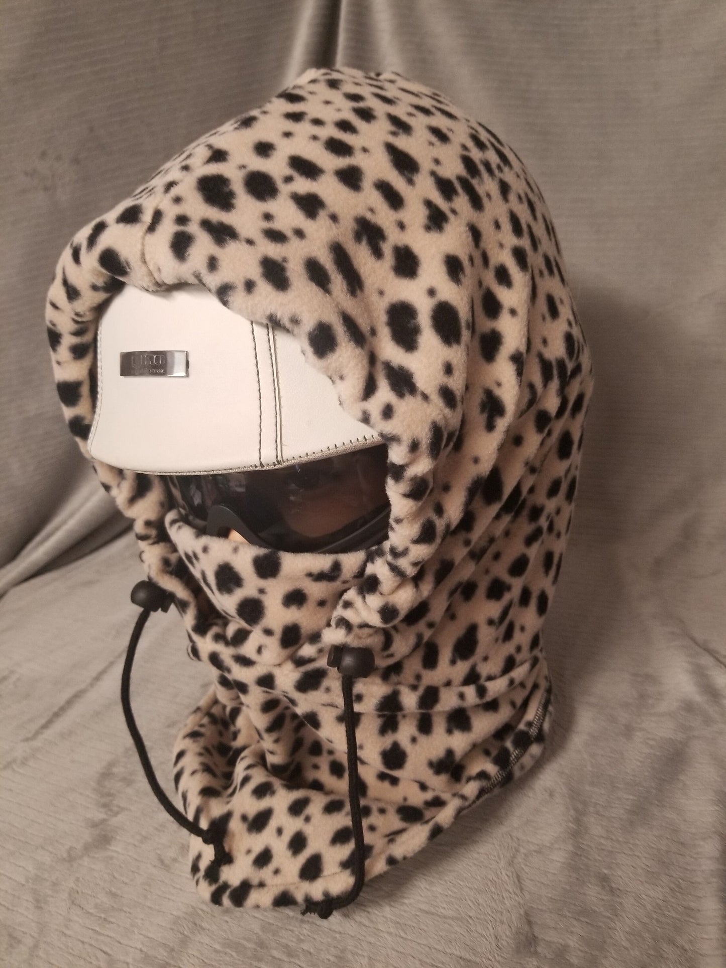 Black Spots on Beige Background Anti Pill Fleece Extra Large Ski Helmet Cover