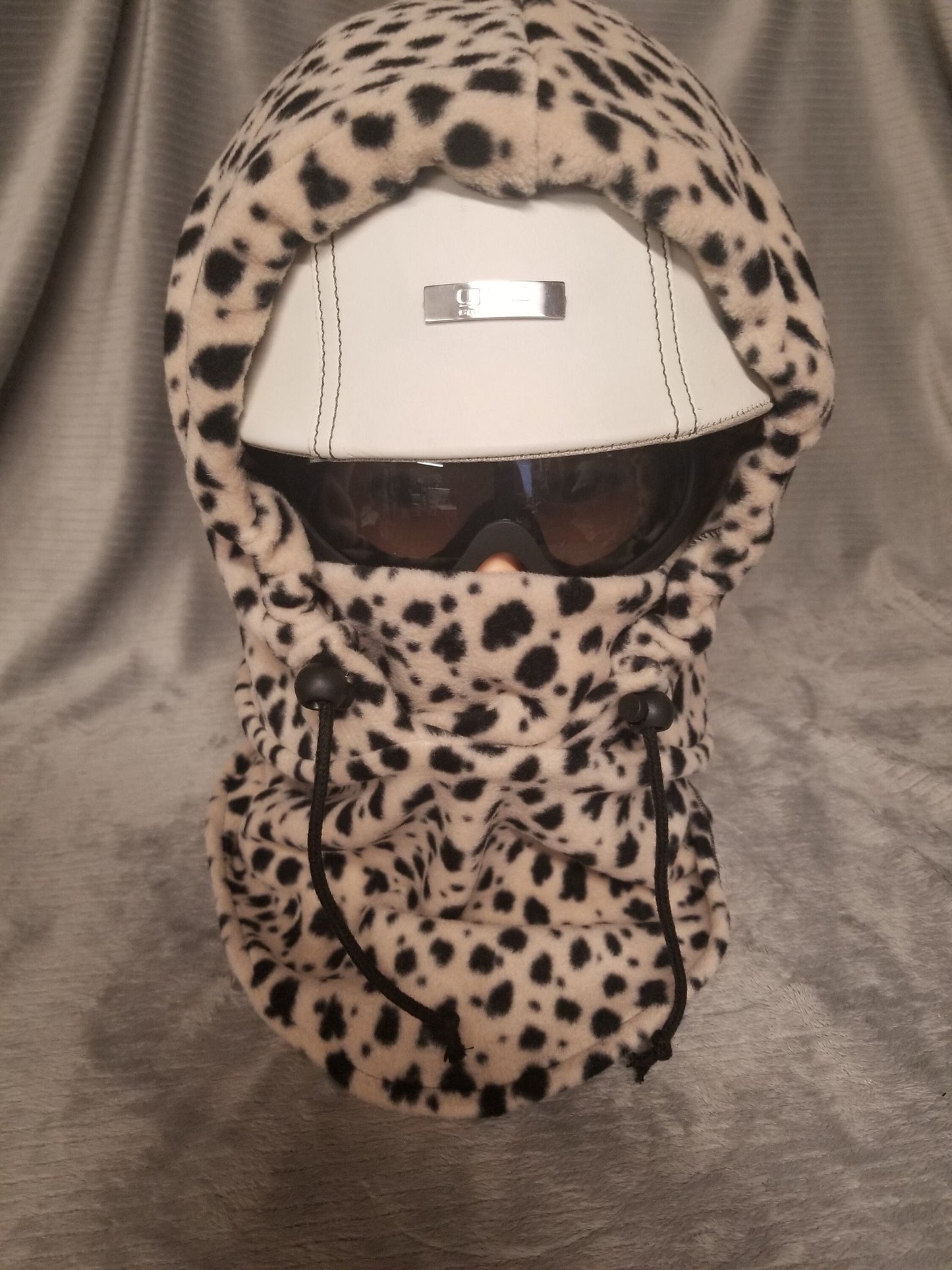 Black Spots on Beige Background Anti Pill Fleece Extra Large Ski Helmet Cover