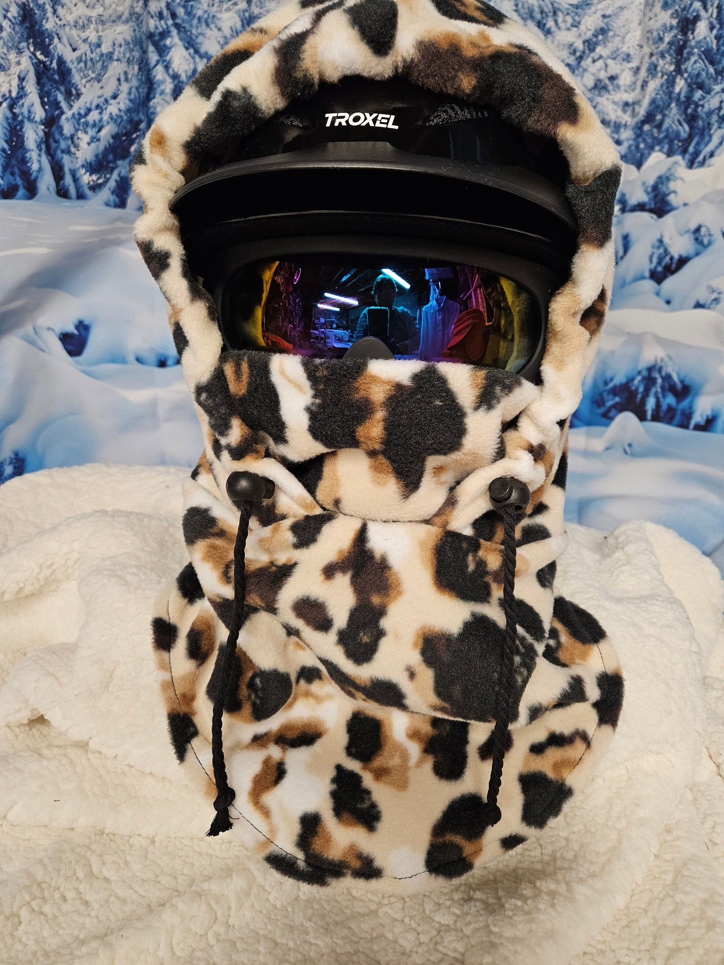 Animal Spots on Beige and White Background Anti Pill Fleece Large Ski Helmet Cover