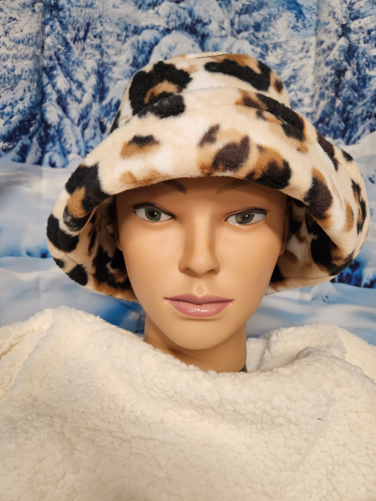 Big Cat Spots on White Beige Fleece Winter Flapper Hat