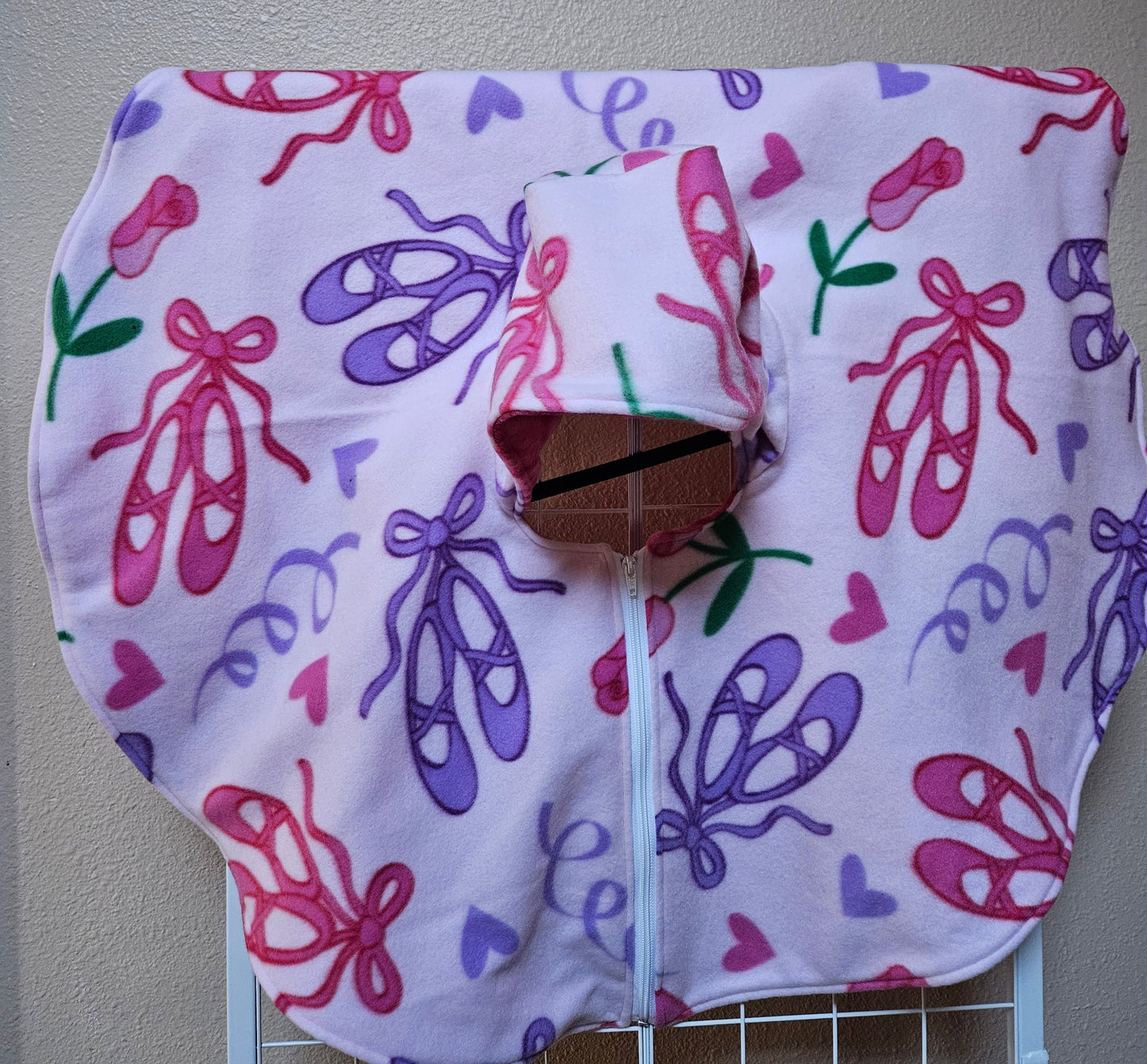Ballerina Shoes Print Poncho, Car Seat Poncho, Toddler Poncho; zippered cape