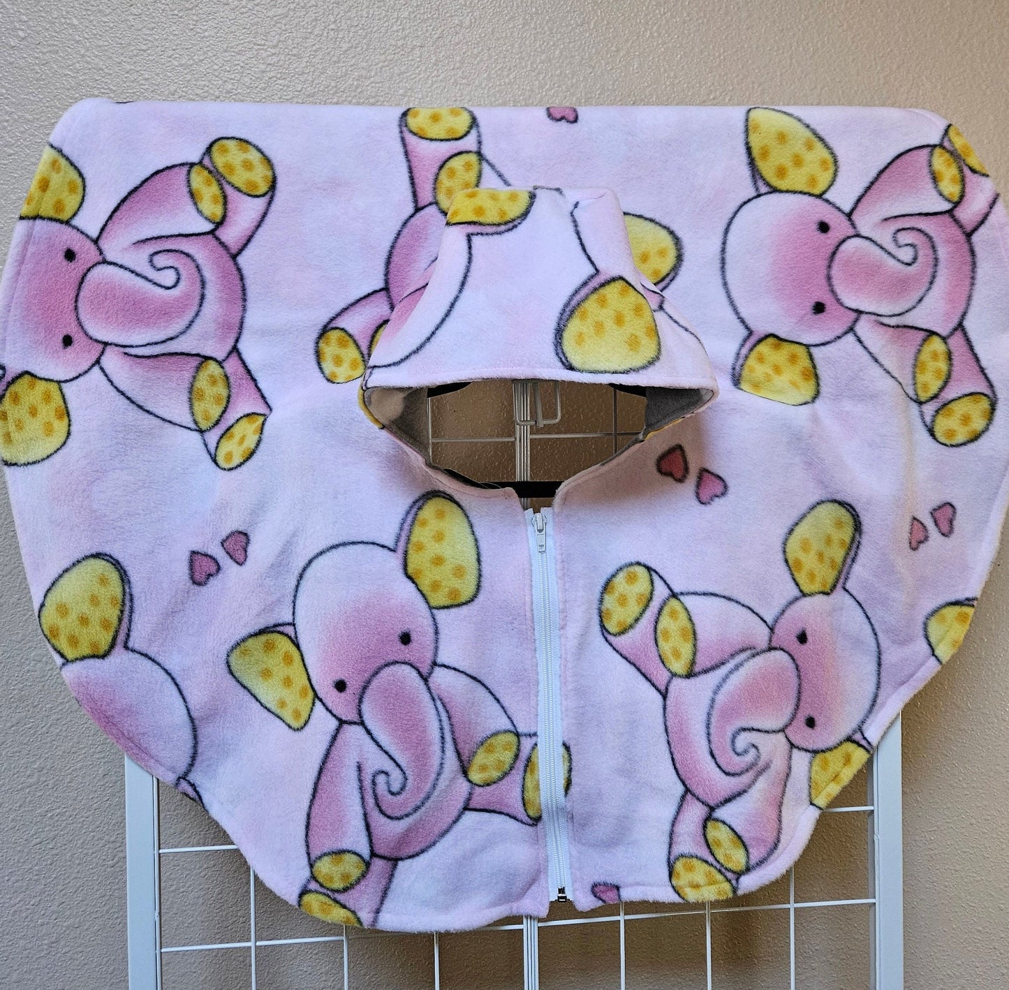 Poncho, Car Seat Poncho, Baby Poncho; Pink with Elephants; zippered cape