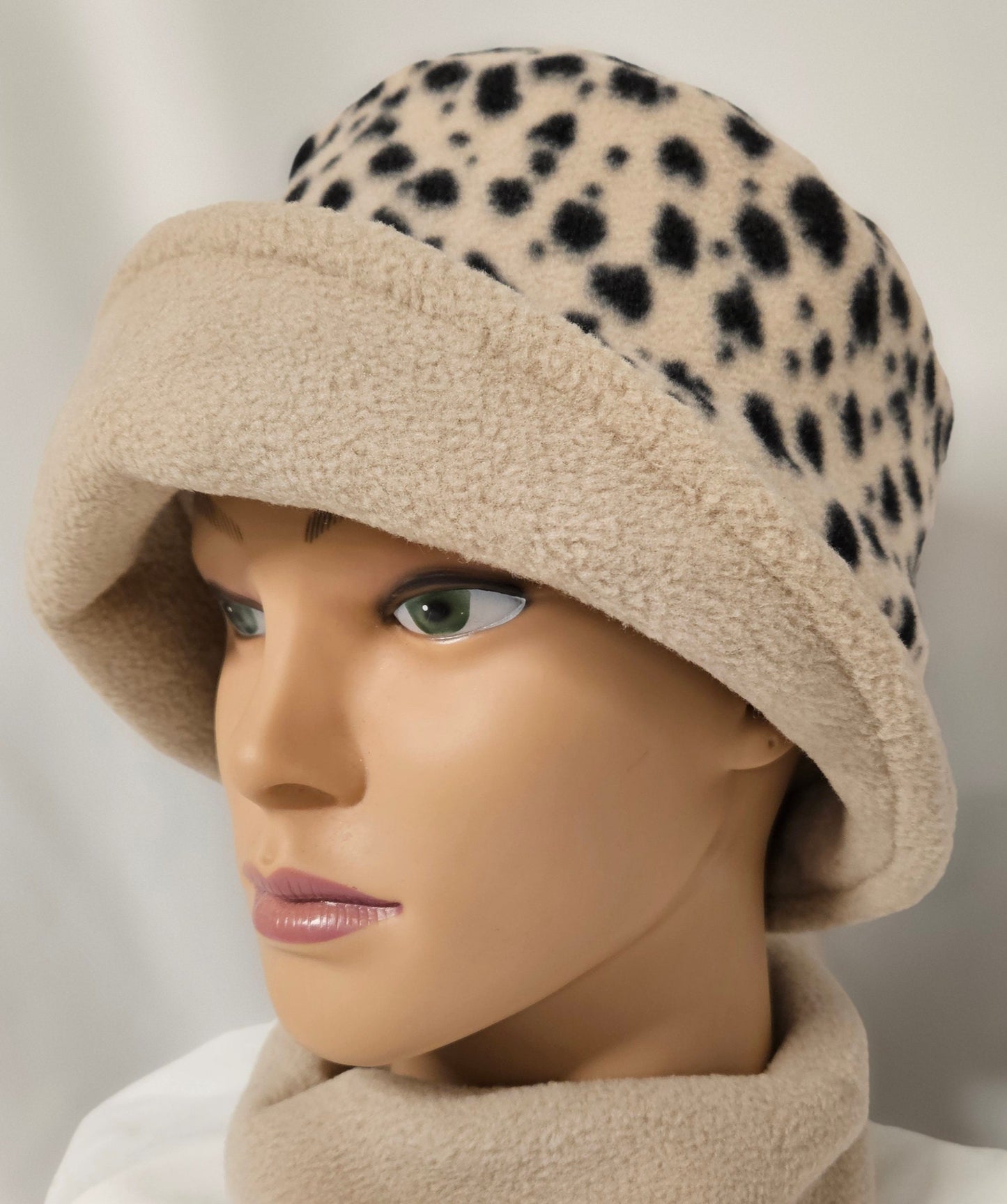 Black Spots Print Anti Pill Fleece Winter Flapper Hat