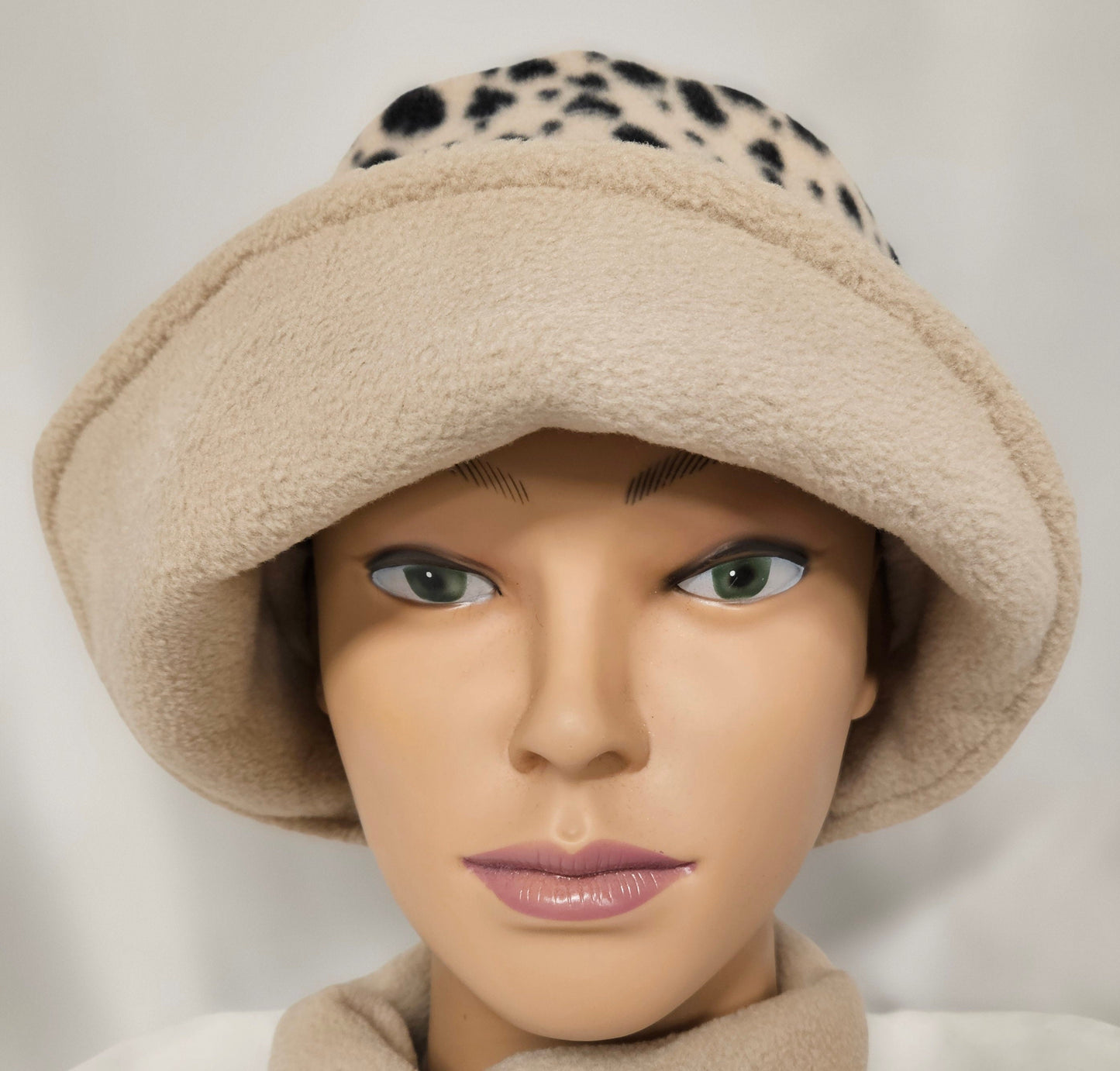 Black Spots Print Anti Pill Fleece Winter Flapper Hat