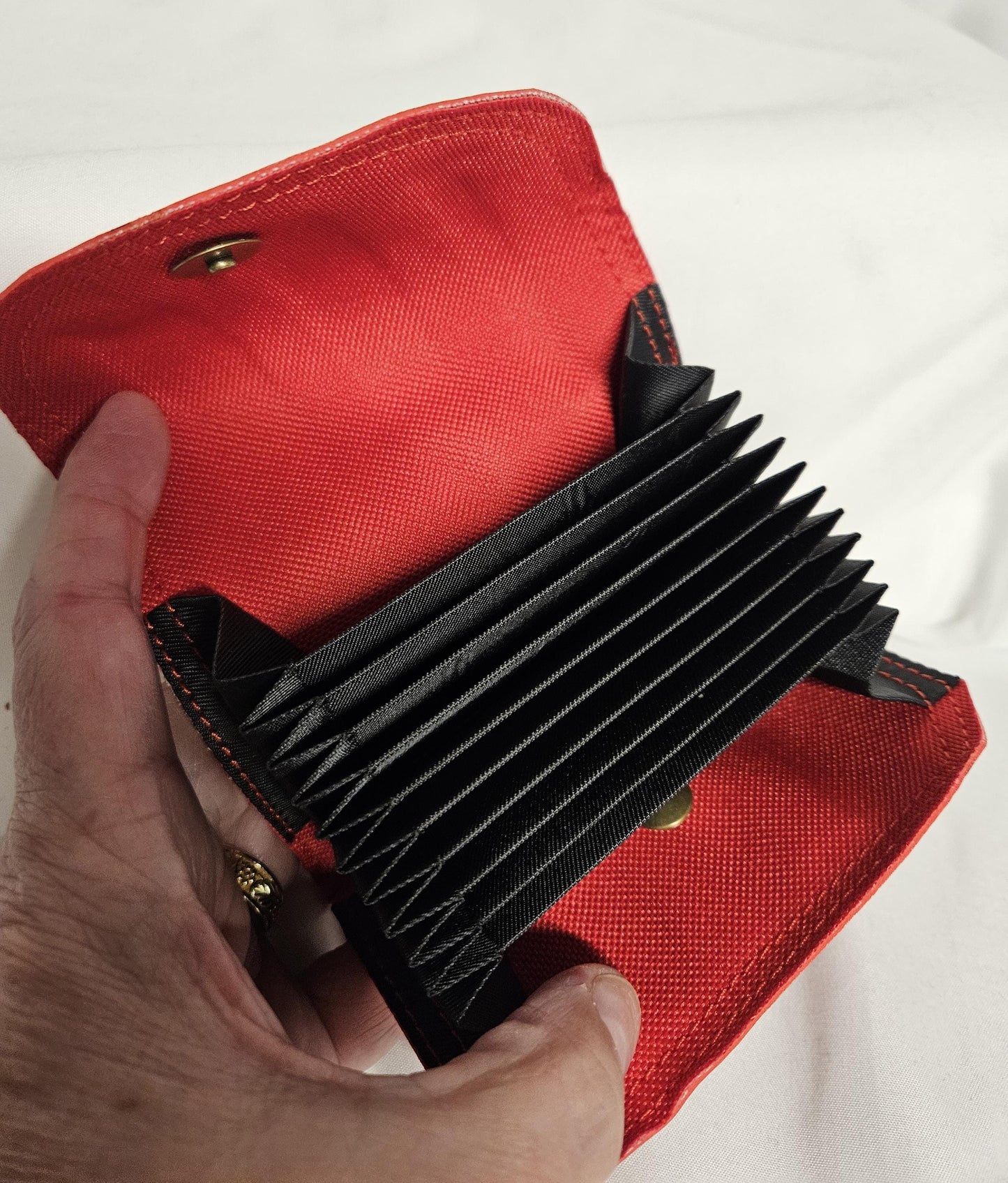 Credit Card Accordion Wallet – Magnetic Snap Closure – Compact Accordion Card Holder red vinyl