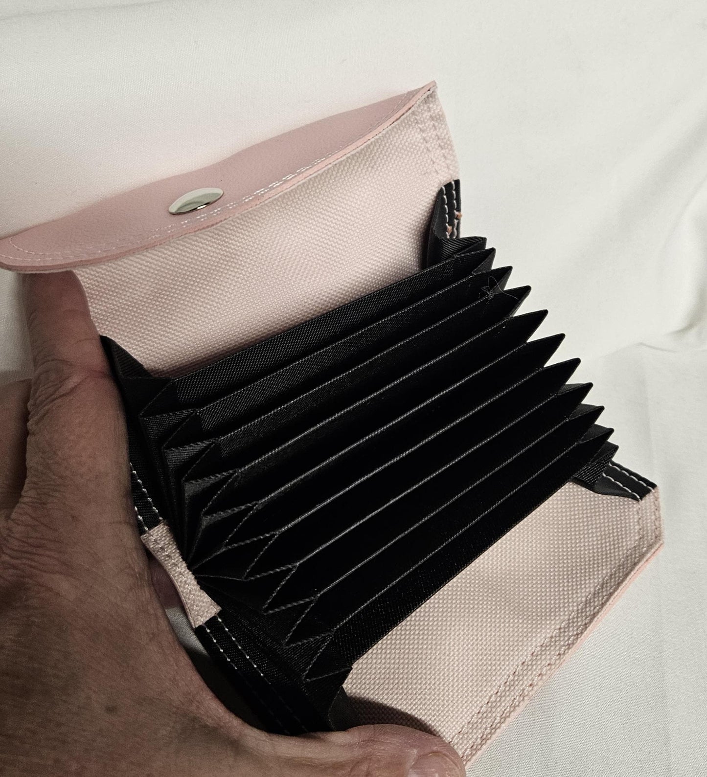 Credit Card Accordion Wallet – Magnetic Snap Closure – Compact Accordion Card Holder Pink Vinyl
