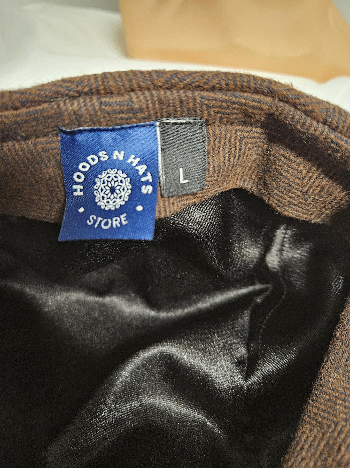 Brown Large Tweed Print Flat Cap, golf cap, ivy cap, Gatsby, driving cap, sixpence, duckbill, flat hat and paddy cap lined in black material