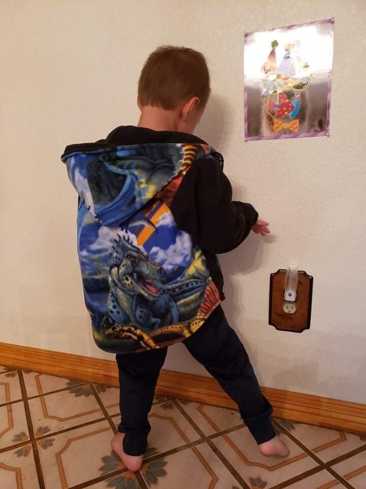 Dinosaur Print Anti Pill Fleece Hooded Jacket with Black Anti Pill Fleece Lining Size 5, Warm Hooded Fleece Jacket with Pockets