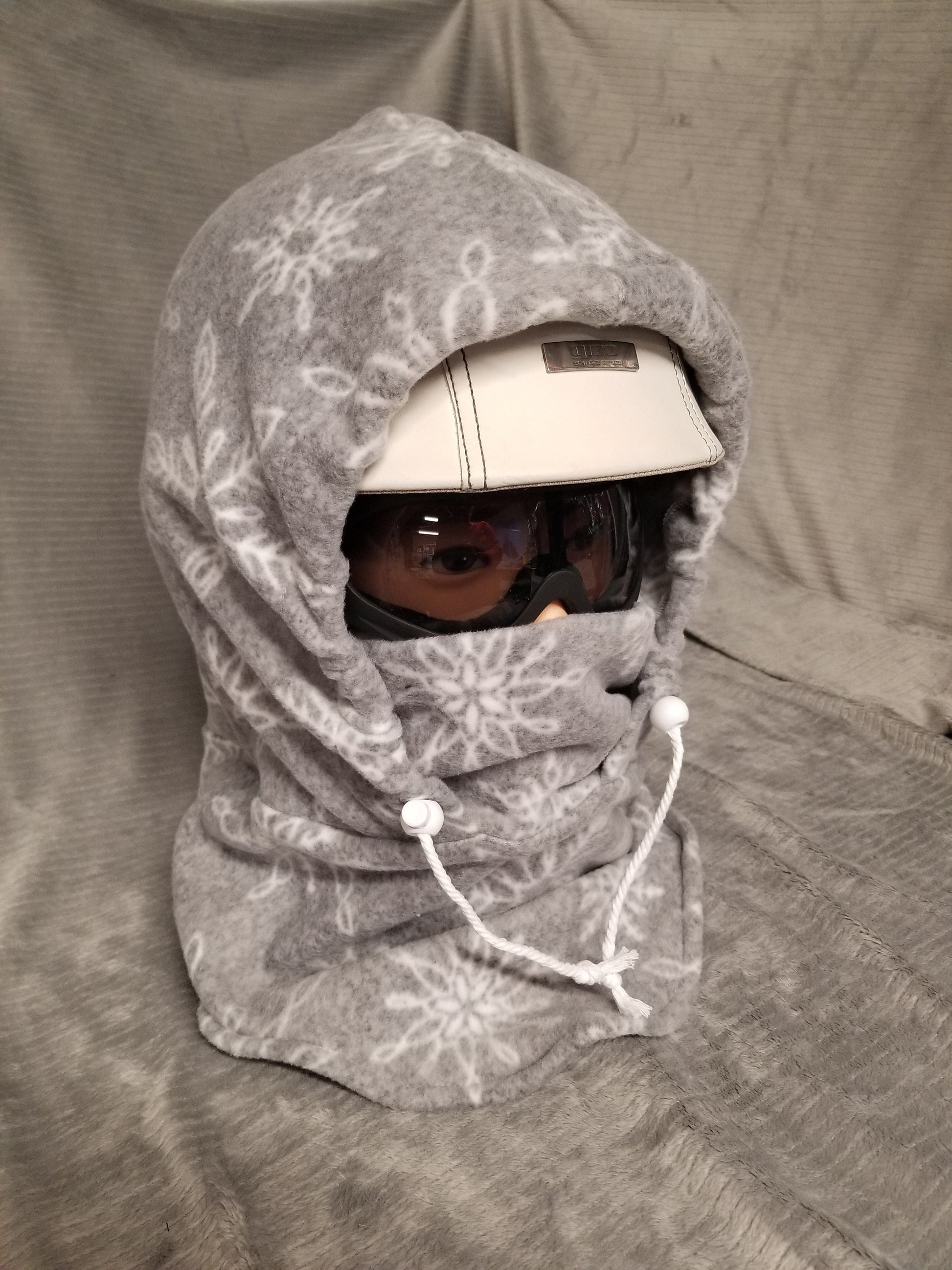 Light Gray with White Snowflakes Print Extra Large Anti Pill Fleece Ski Helmet Cover