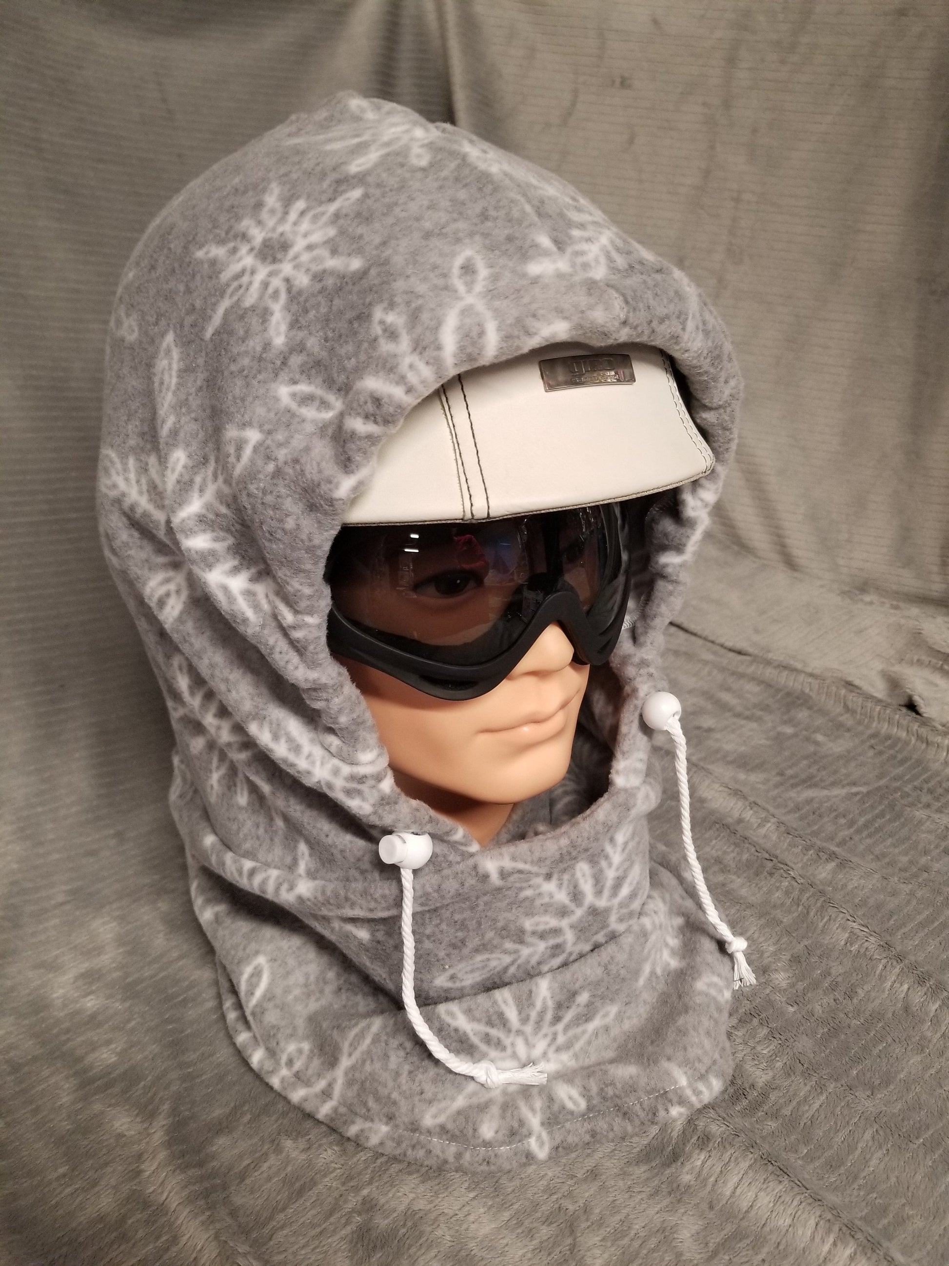 Light Gray with White Snowflakes Print Extra Large Anti Pill Fleece Ski Helmet Cover