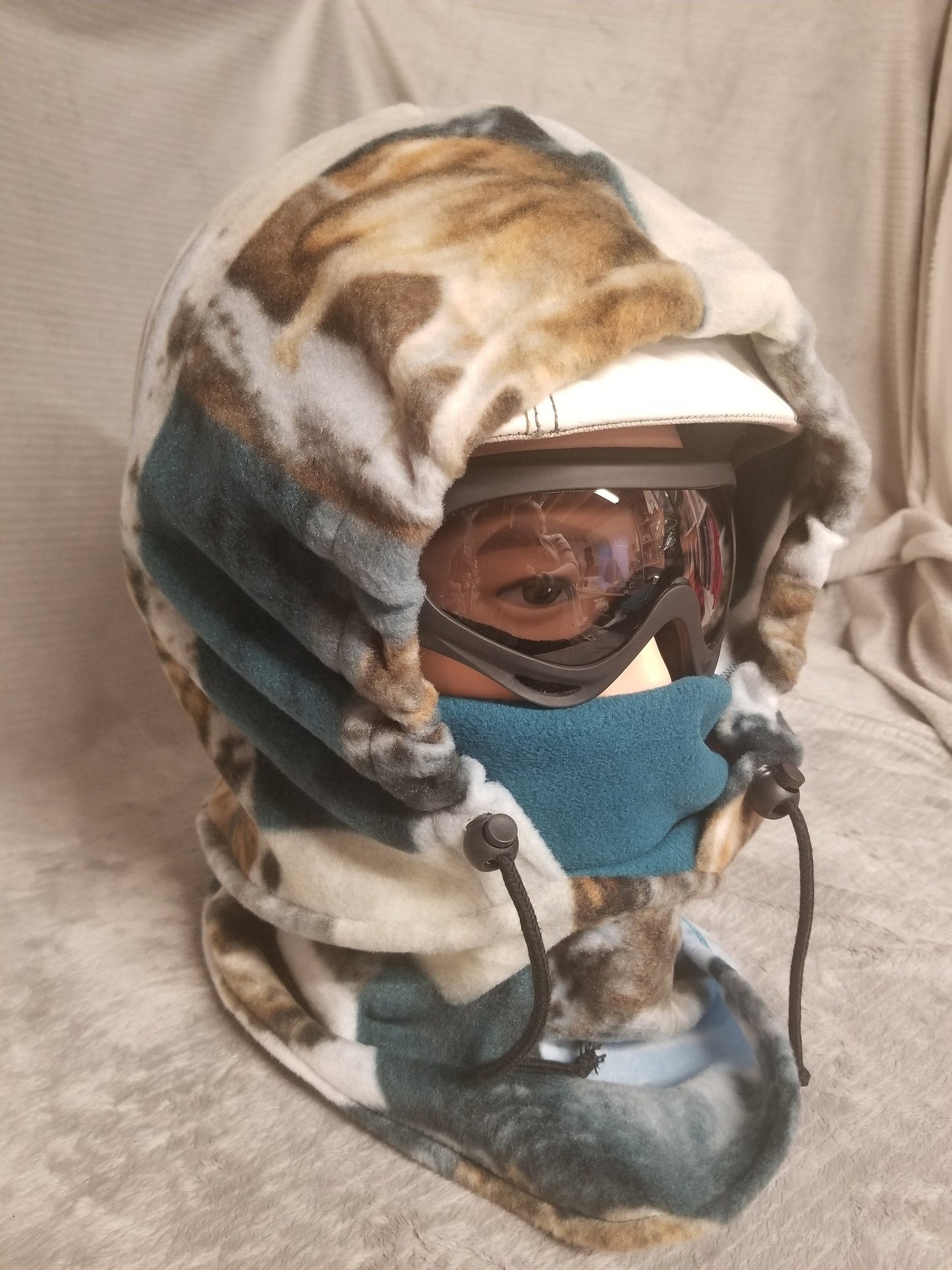 Wolf Colorblock Print Anti Pill Extra Large Fleece Ski Helmet Cover