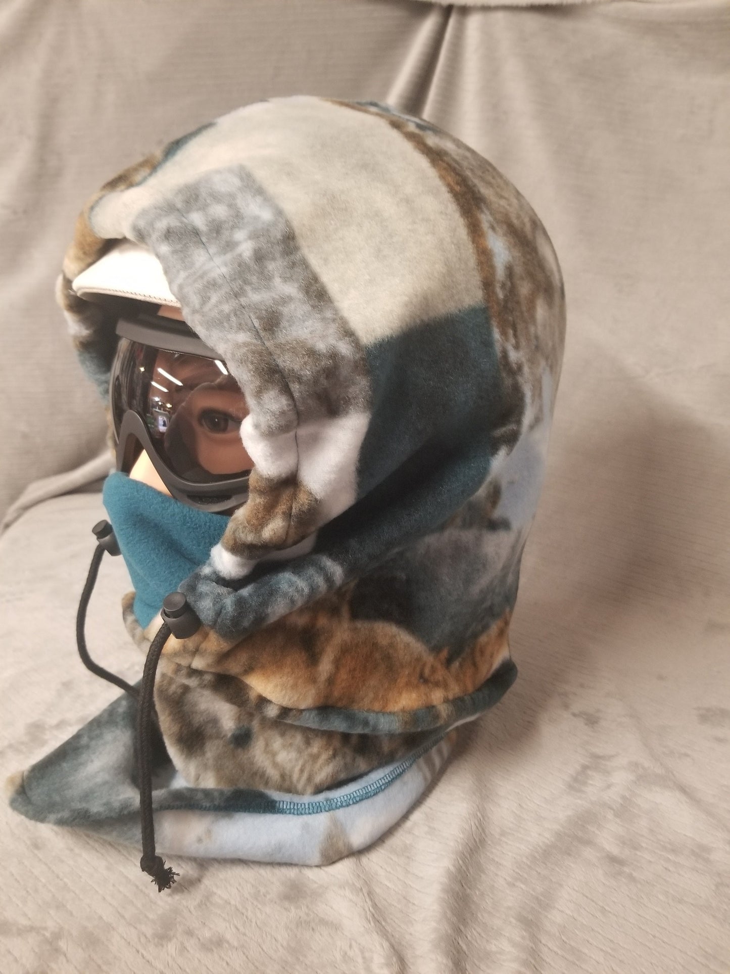 Wolf Colorblock Print Anti Pill Extra Large Fleece Ski Helmet Cover