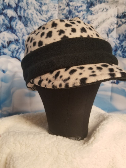 Small Black Spots Print with Black Band Fleece Winter Fashion Hat