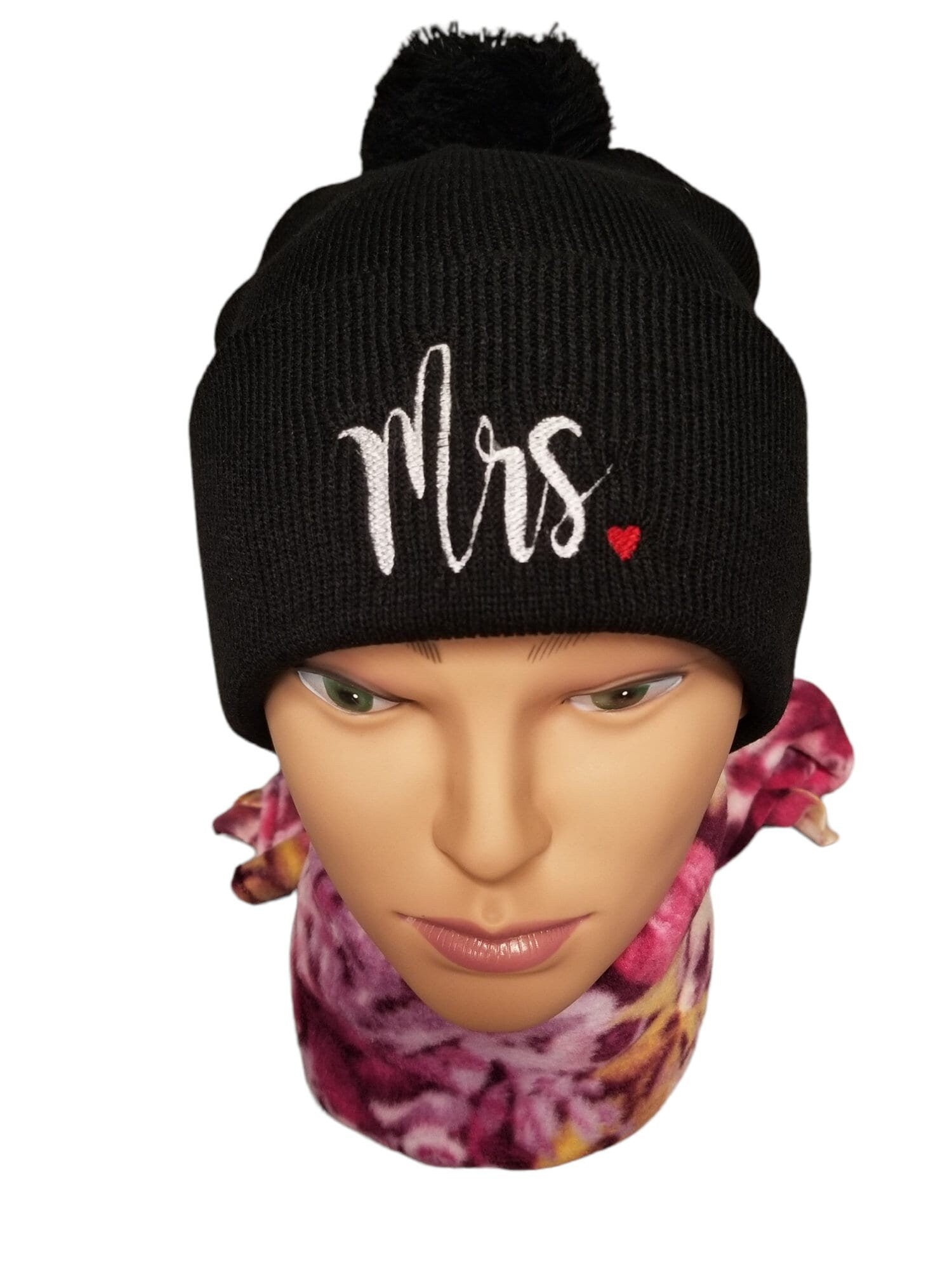 Couples Embroidered Beanie, Mr and Mrs Embroidered Beanie, Wedding Gift, Anniversary Gift, Gift for Him, Gift for Her, Gift for Couples