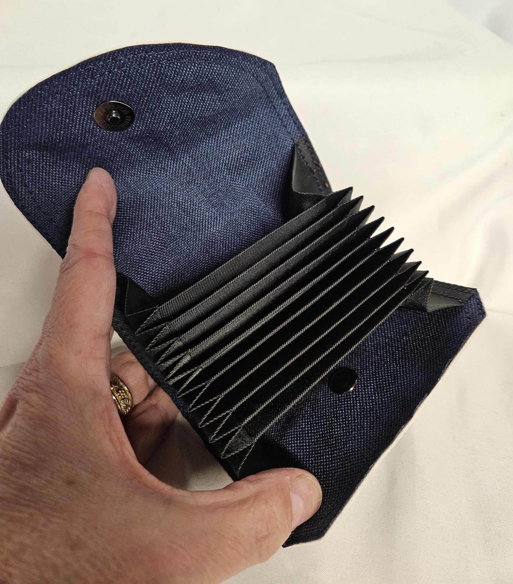 Credit Card Accordion Wallet – Magnetic Snap Closure – Compact Accordion Card Holder blue flowers vinyl wallet