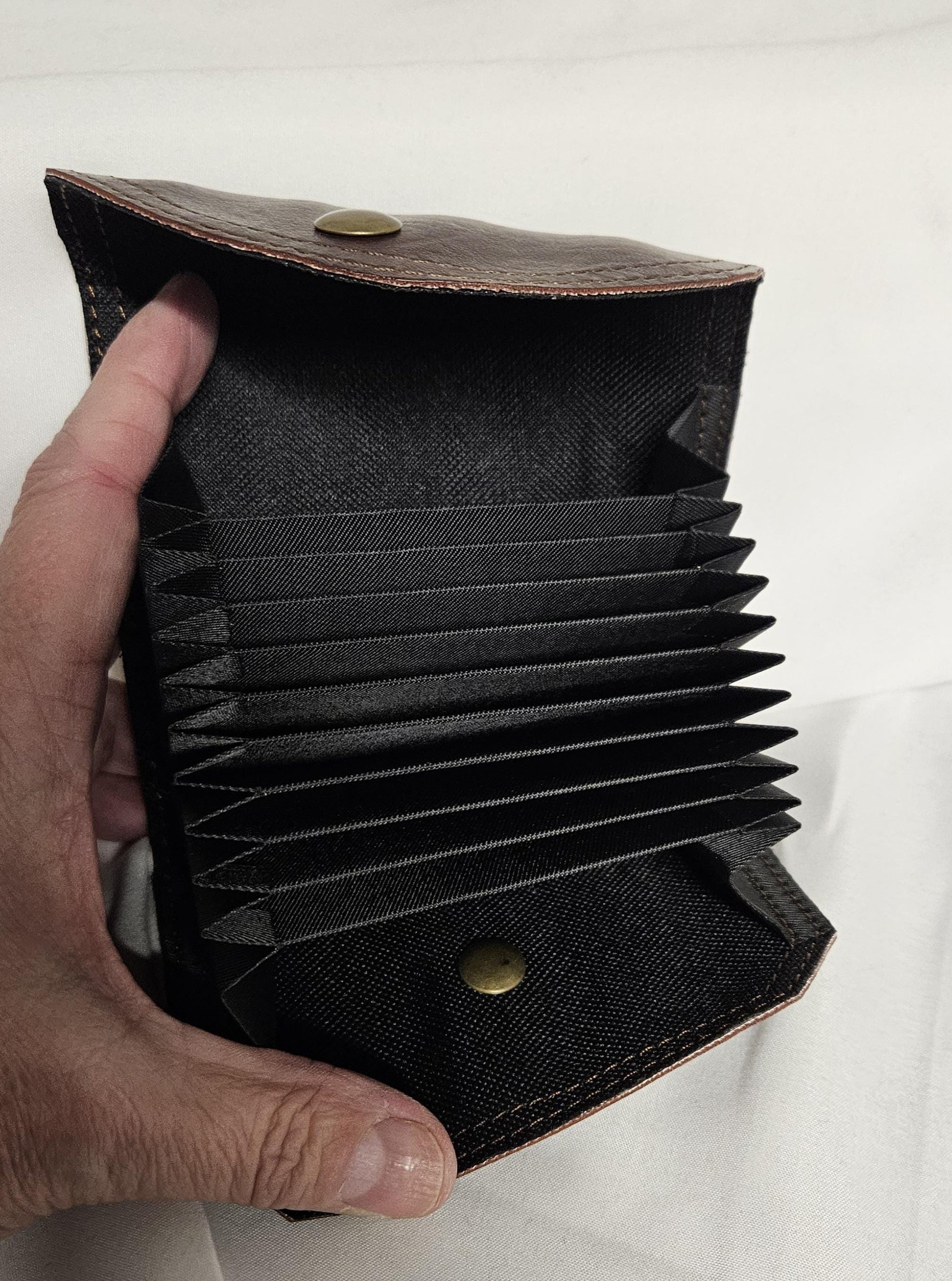 Credit Card Accordion Wallet – Magnetic Snap Closure – Compact Accordian Card Holder Brown Vinyl