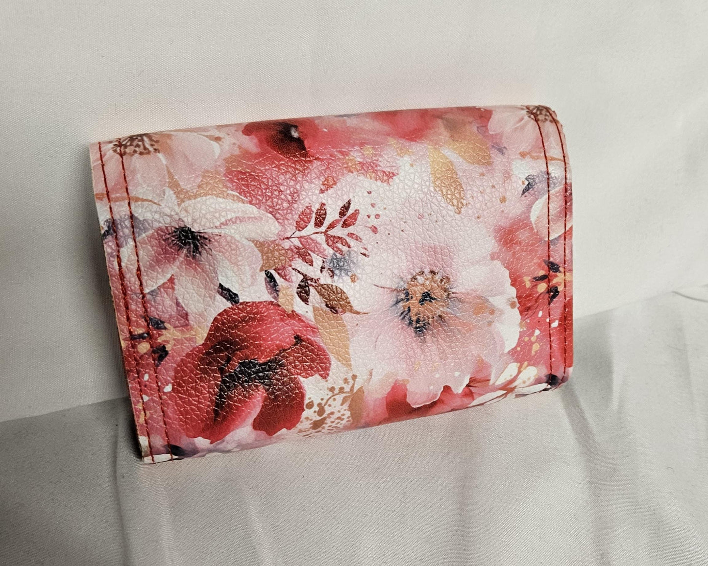 Credit Card Accordion Wallet – Magnetic Snap Closure – Compact Accordion Card Holder Pink Flowers Vinyl