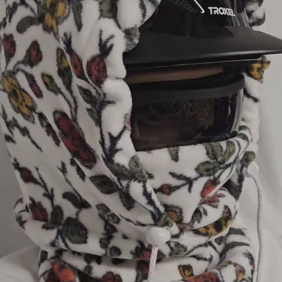 Cottage Flowers, Field Flowers Print Anti Pill Large Fleece Ski Helmet Cover, Hoodie Hat, Ski Mask, Winter Hat